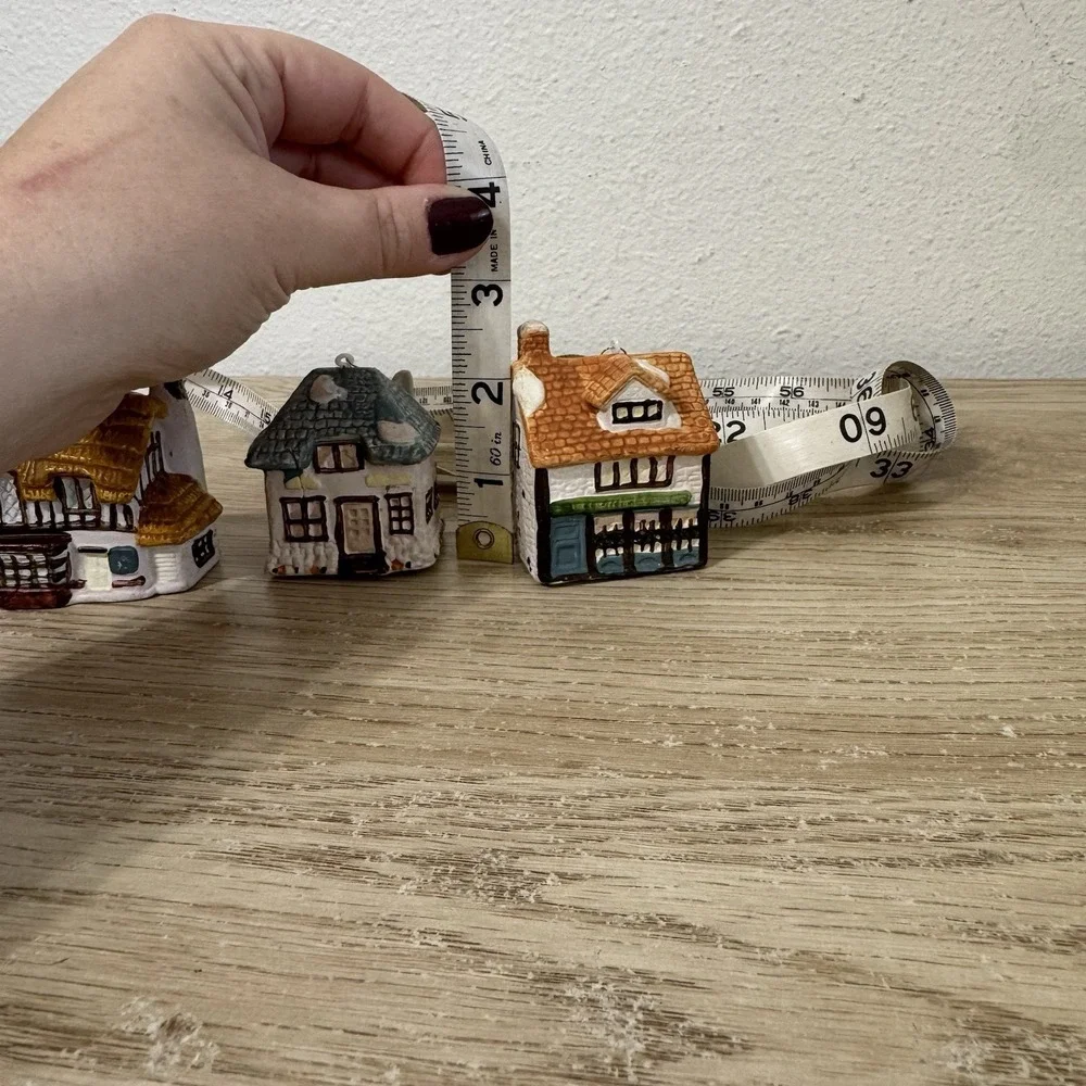 Christmas‎ Village House Lot Of 3 Mini Plastic Houses Ornaments Vintage Homes